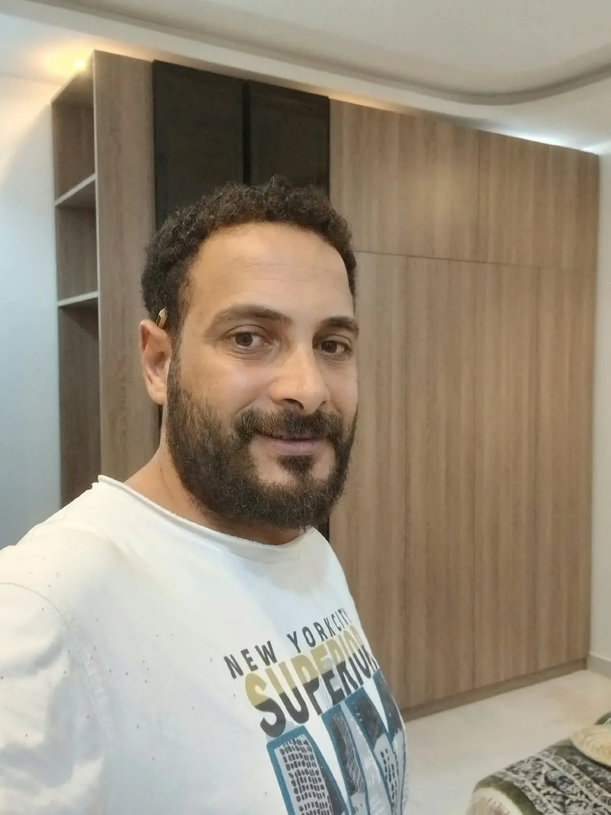 خزانة ملابس مودرن بأبواب سحاب